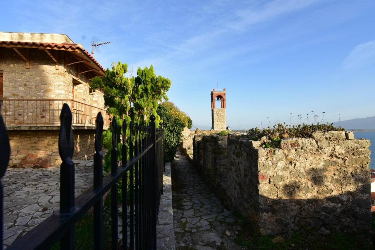 Sideroporta Castle Nafpaktos Pension Buitenkant foto