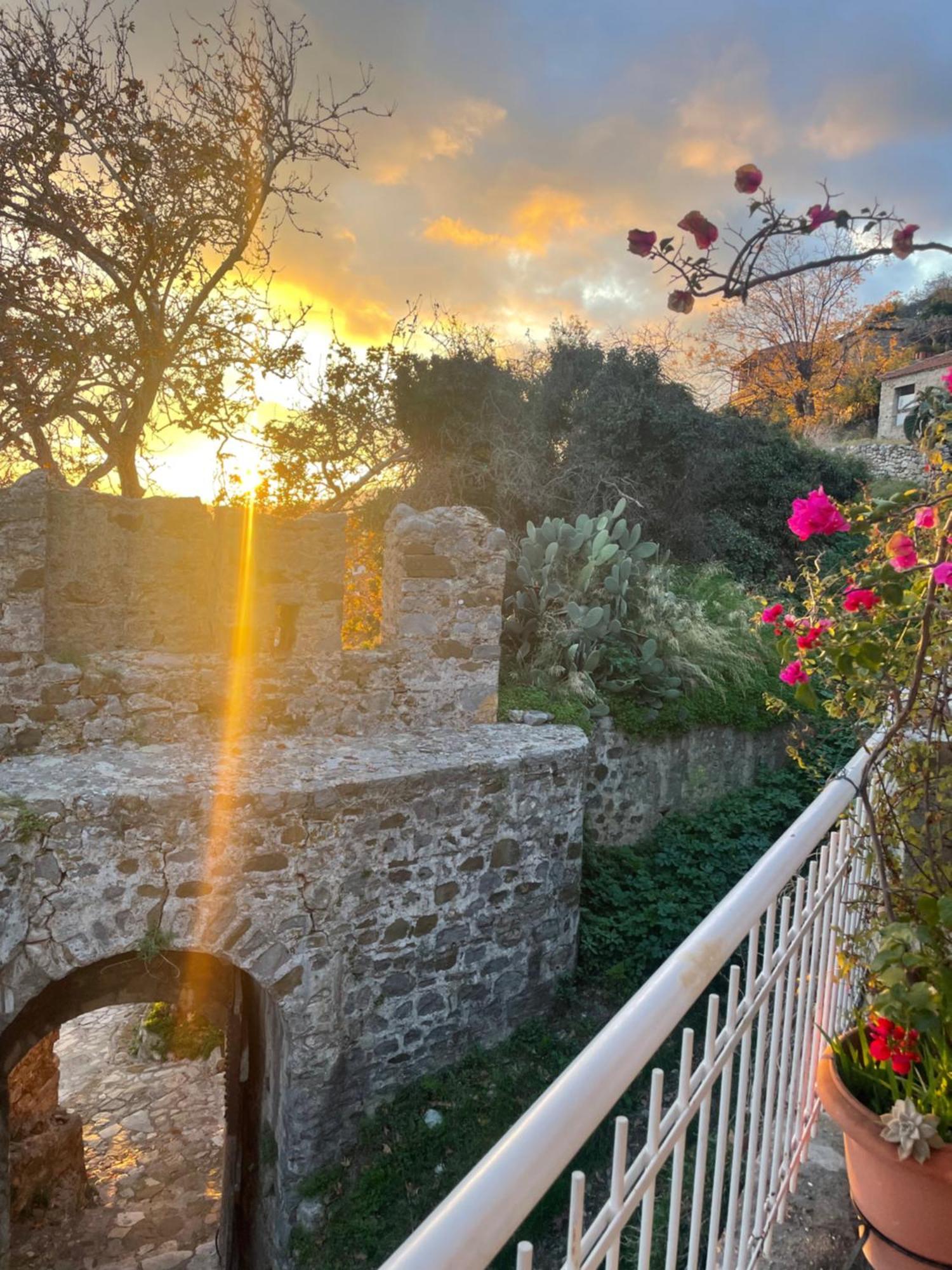 Sideroporta Castle Nafpaktos Pension Buitenkant foto