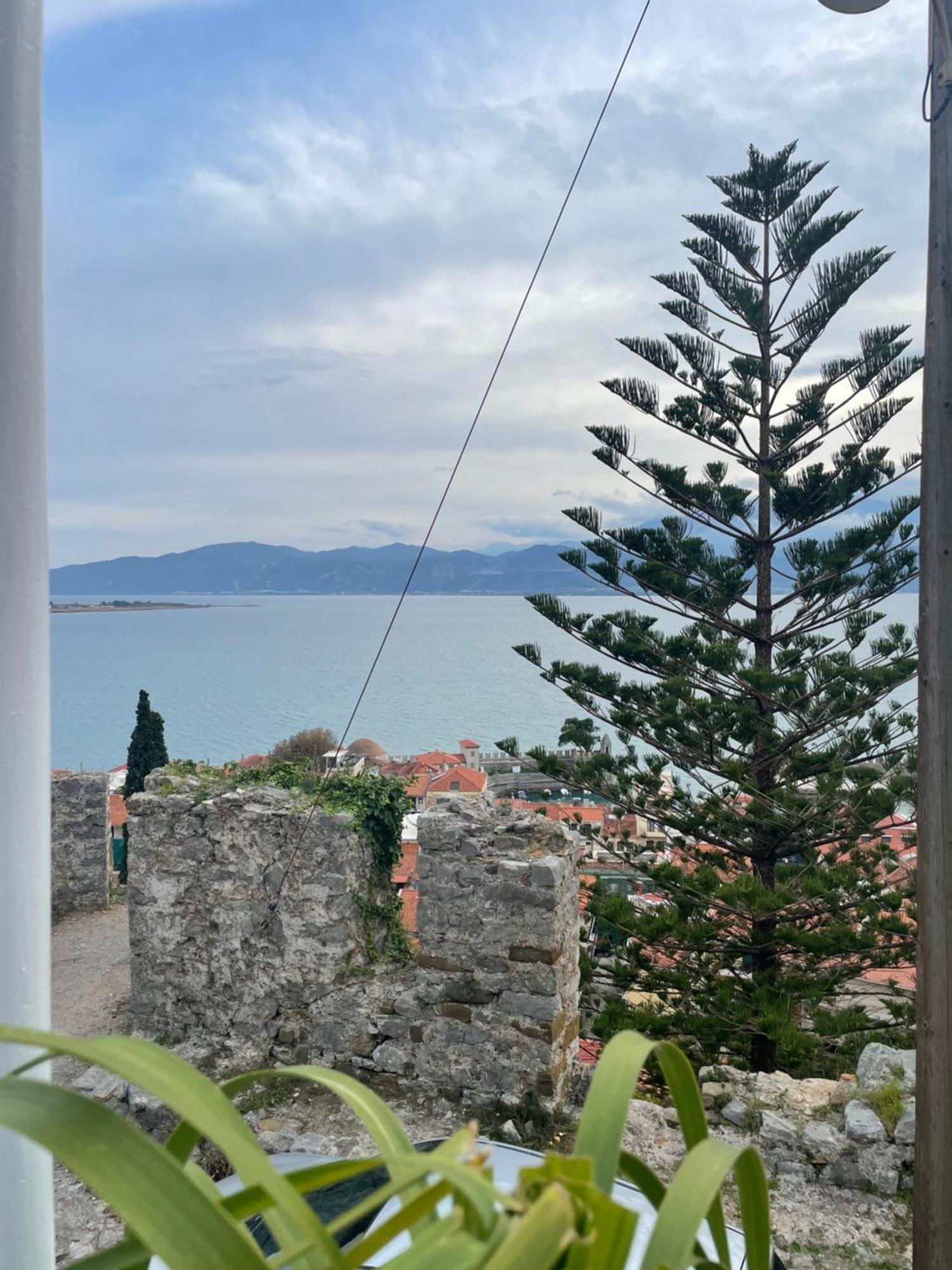 Sideroporta Castle Nafpaktos Pension Buitenkant foto