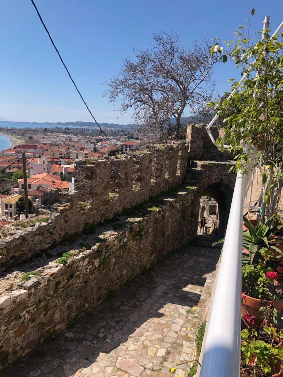 Sideroporta Castle Nafpaktos Pension Buitenkant foto