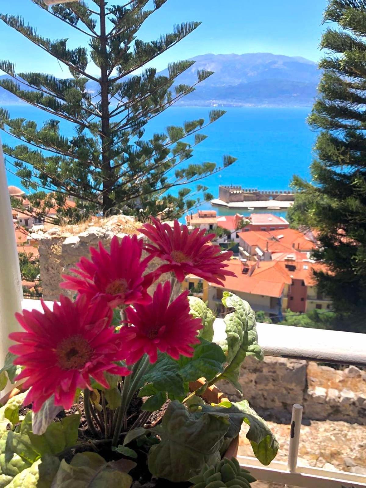 Sideroporta Castle Nafpaktos Pension Buitenkant foto